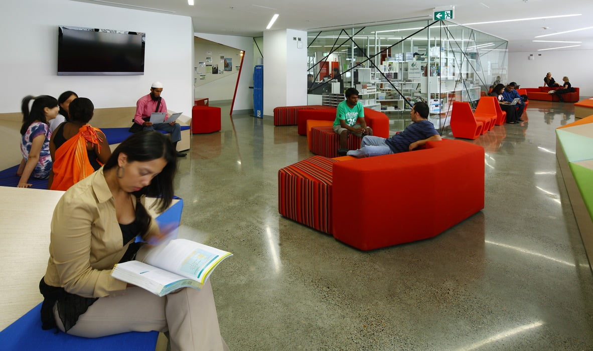 Thin concrete veneer